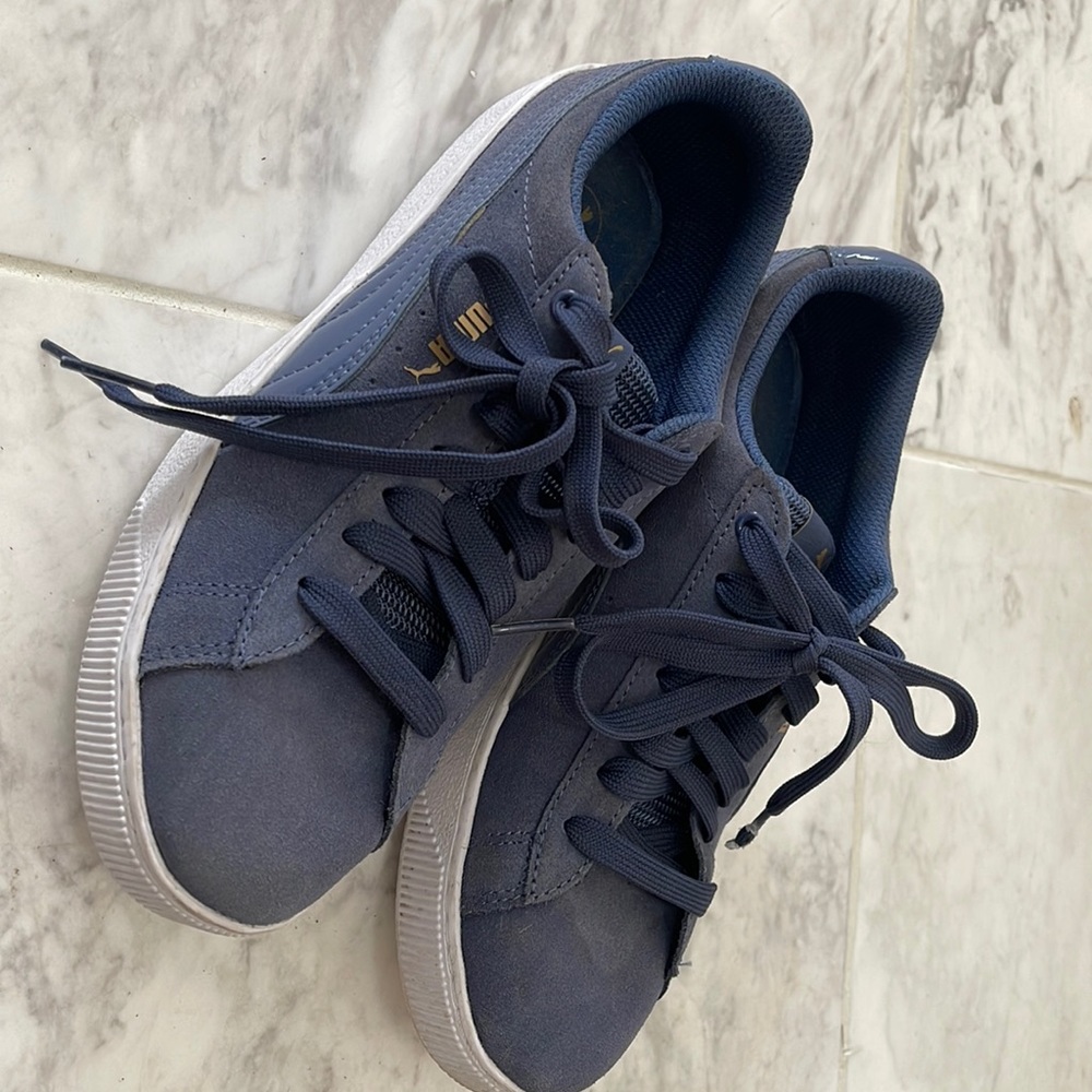 Puma blue suede runners